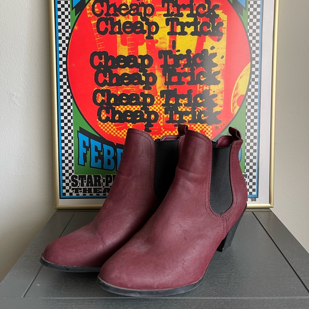 Heeled Burgundy Chelsea Boots (Size 9)